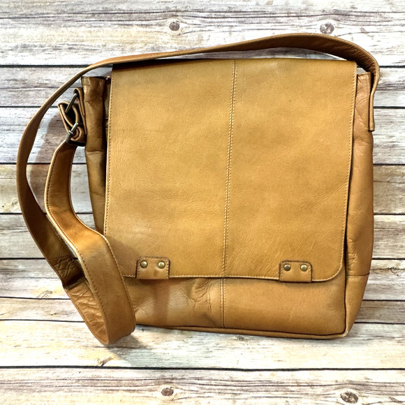Le Donne Leather Collection Vintage Minimalist Crossbody Messenger Bag - Picture 2 of 15